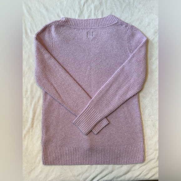 GAP Women’s v-neck sweater - Picture 4 of 4